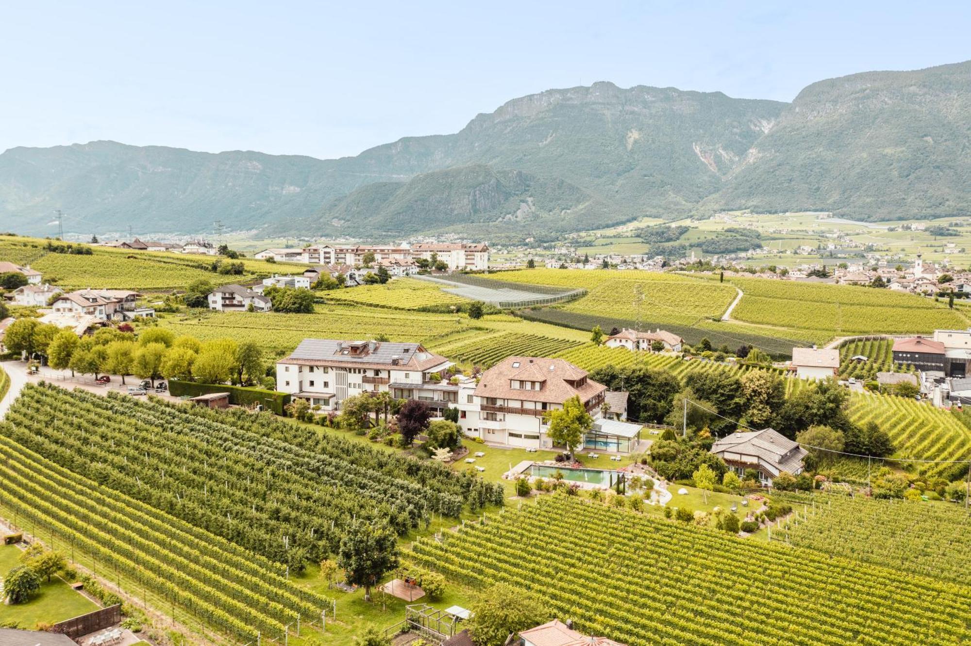Hotel Girlanerhof Appiano Sulla Strada Del Vino Exterior foto